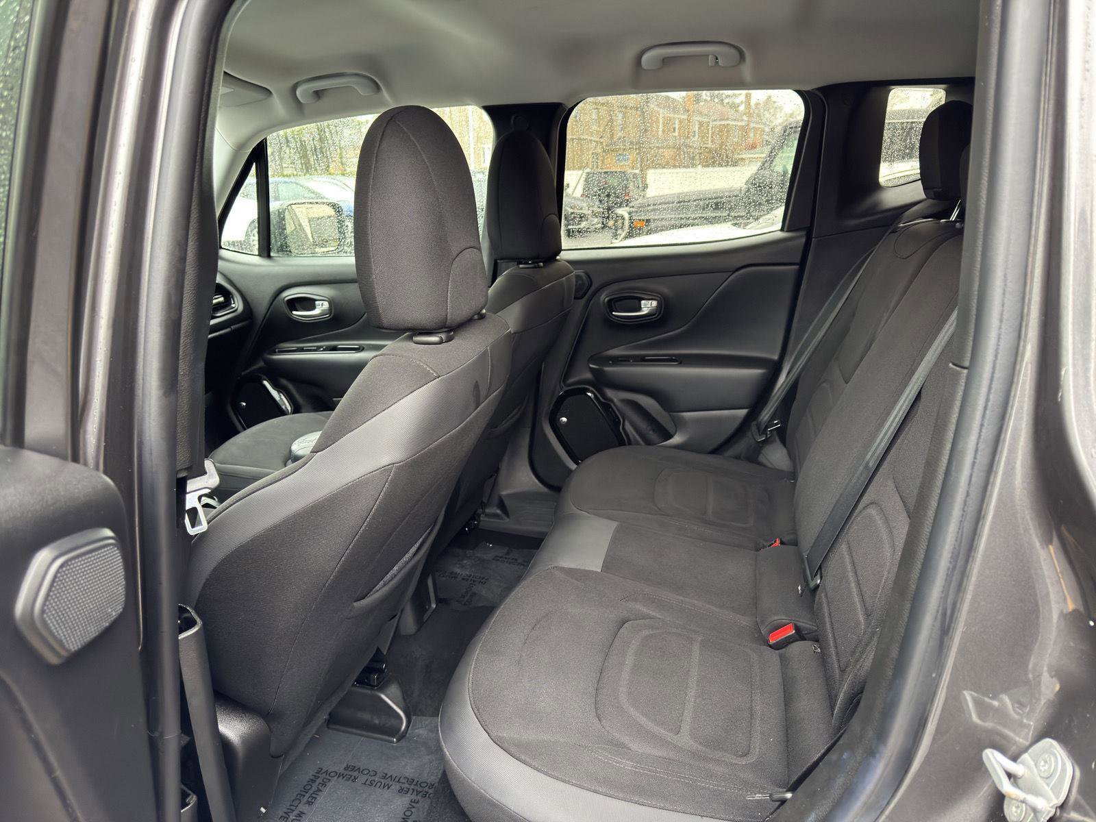 Used 2017 Jeep Renegade Altitude image 28