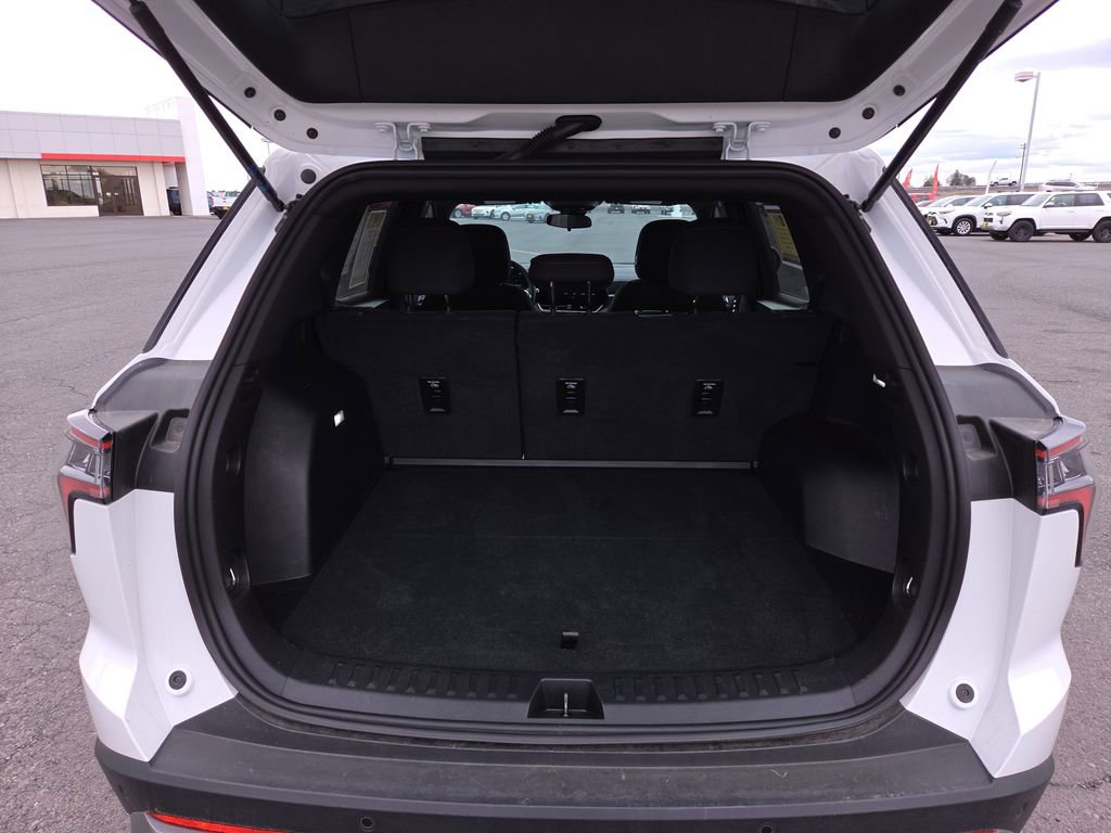 Used 2025 Chevrolet Equinox LT AWD/4WD image 18