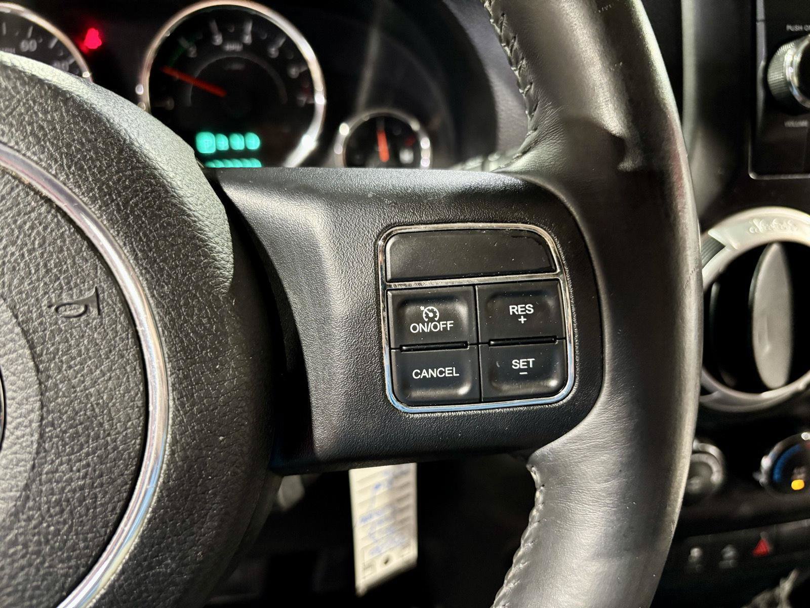 Used 2013 Jeep Wrangler Unlimited Sahara AWD/4WD image 28