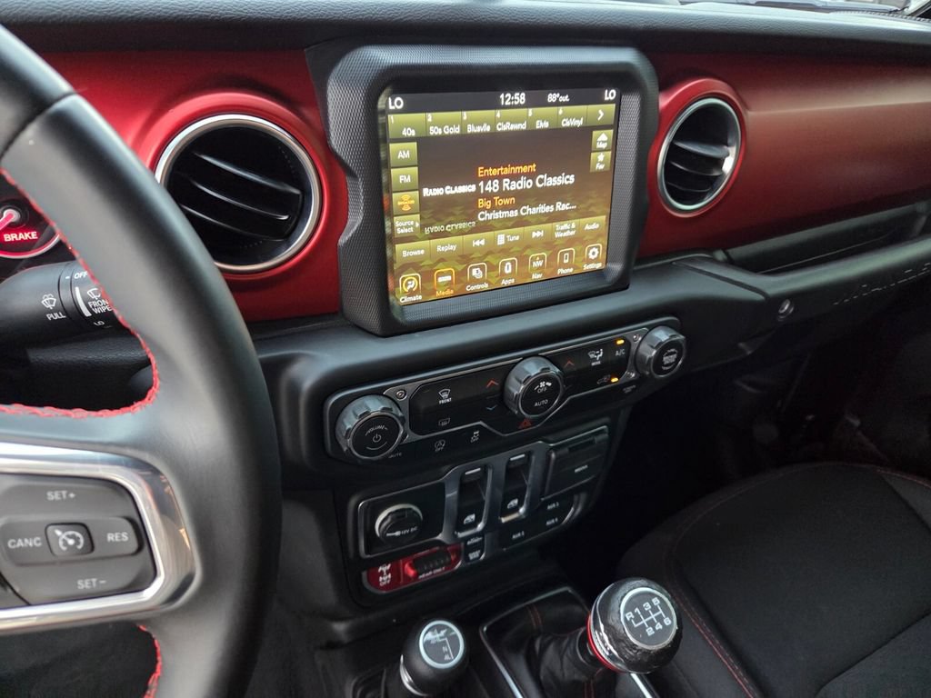 Used 2022 Jeep Wrangler Rubicon AWD/4WD image 24