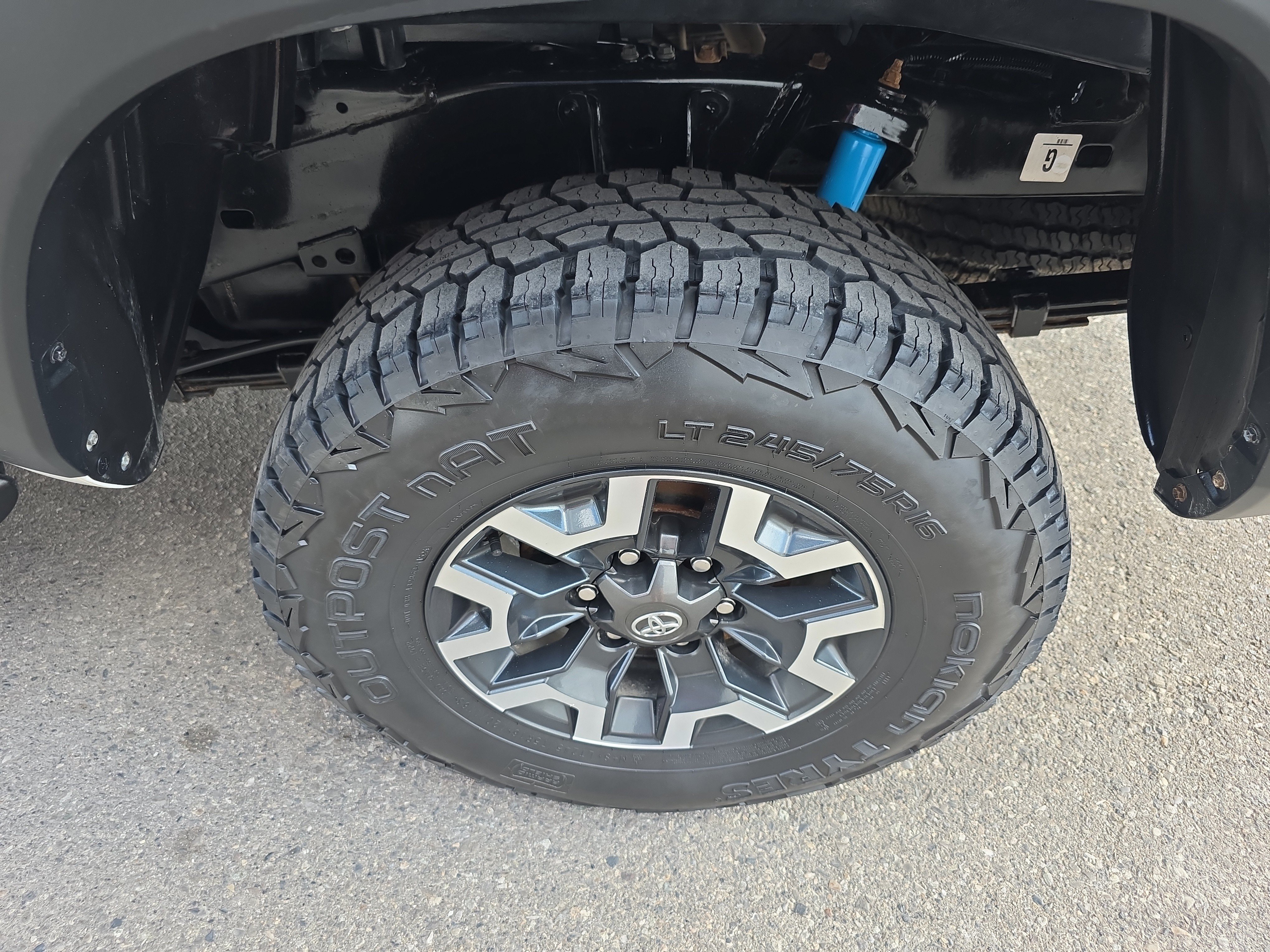 Used 2023 Toyota Tacoma TRD Off-Road AWD/4WD image 9