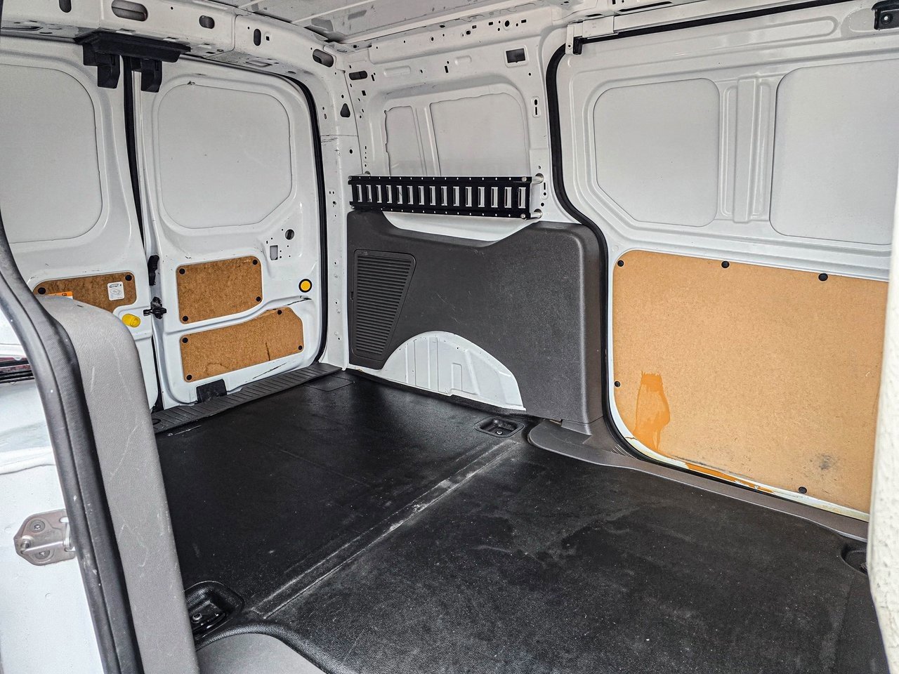 Used 2022 Ford Transit Connect XL image 35