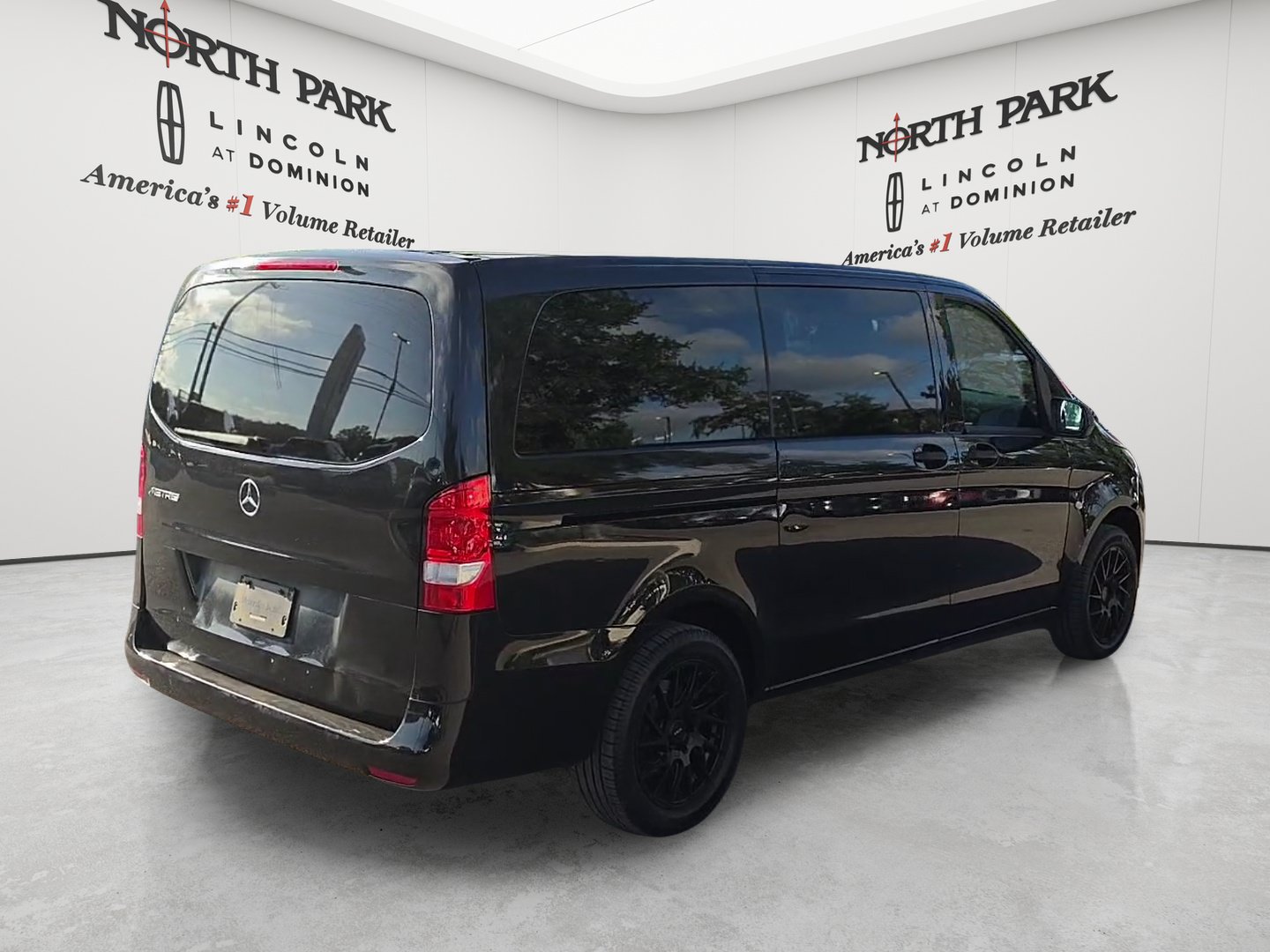 Used 2019 Mercedes-Benz Metris Passenger image 5