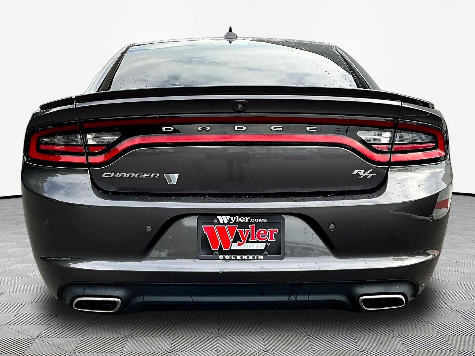 Used 2018 Dodge Charger R/T RWD image 5
