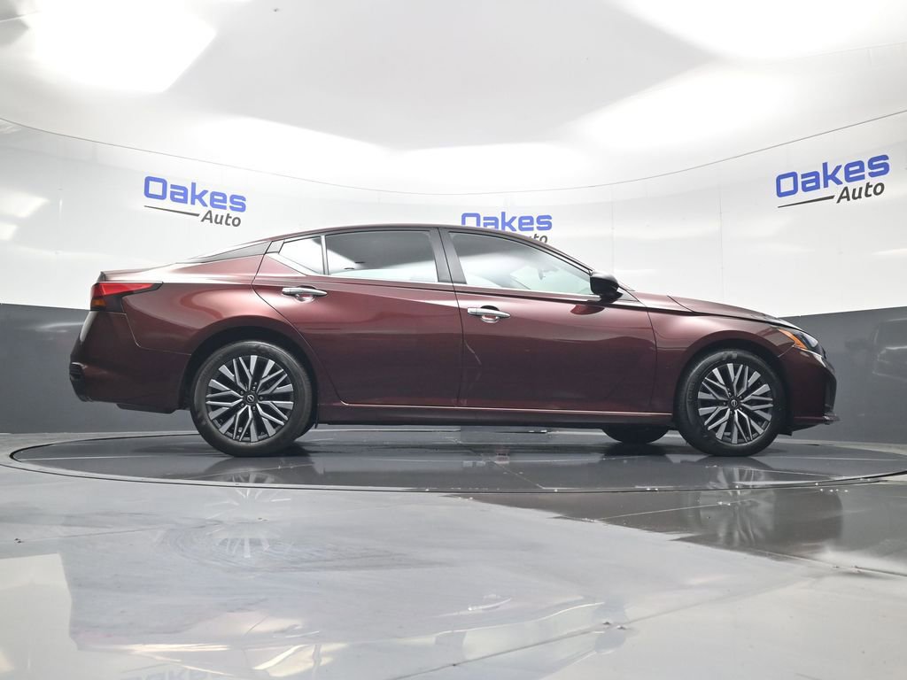 Used 2025 Nissan Altima 2.5 SV image 43