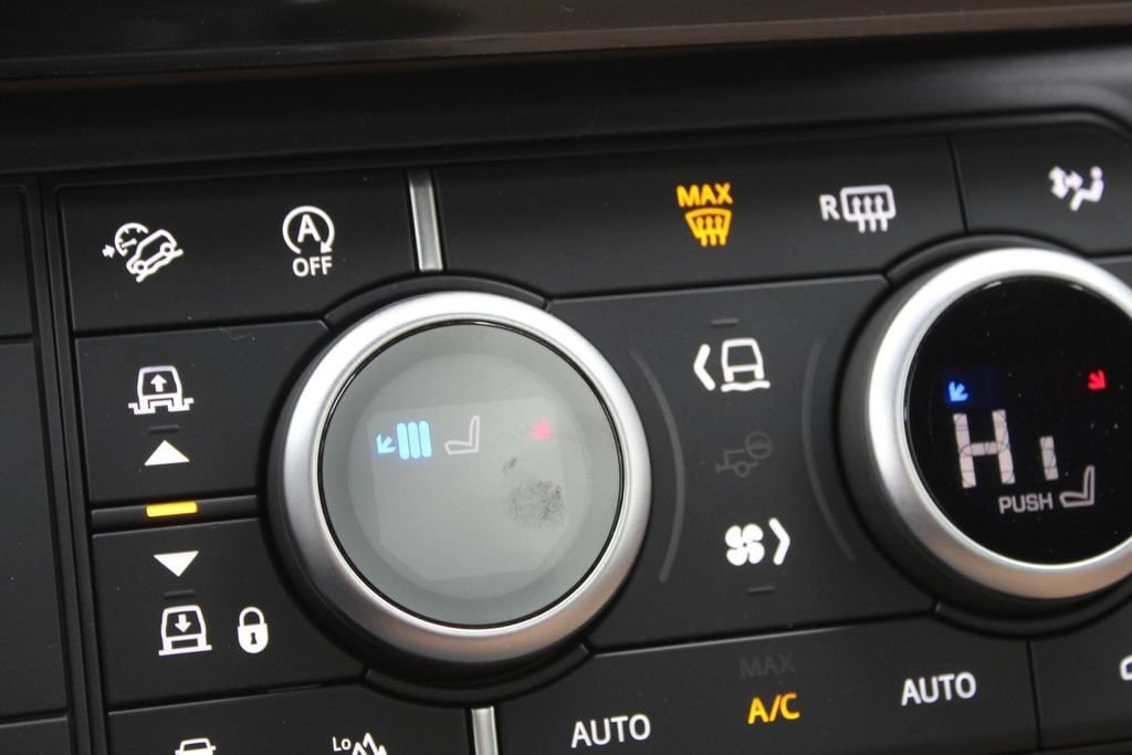 New 2026 Land Rover Defender 130 X-Dynamic SE AWD/4WD image 48