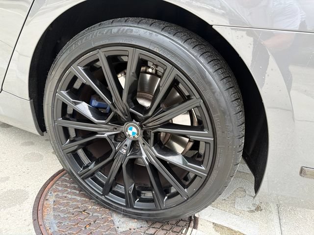 Used 2020 BMW 750i xDrive w/ Executive Package AWD/4WD image 14