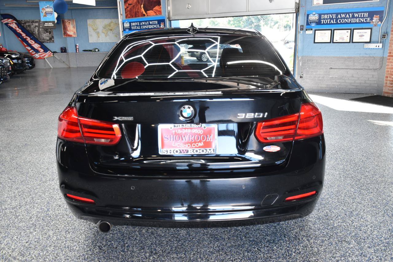 Used 2016 BMW 320i xDrive Sedan AWD/4WD image 6