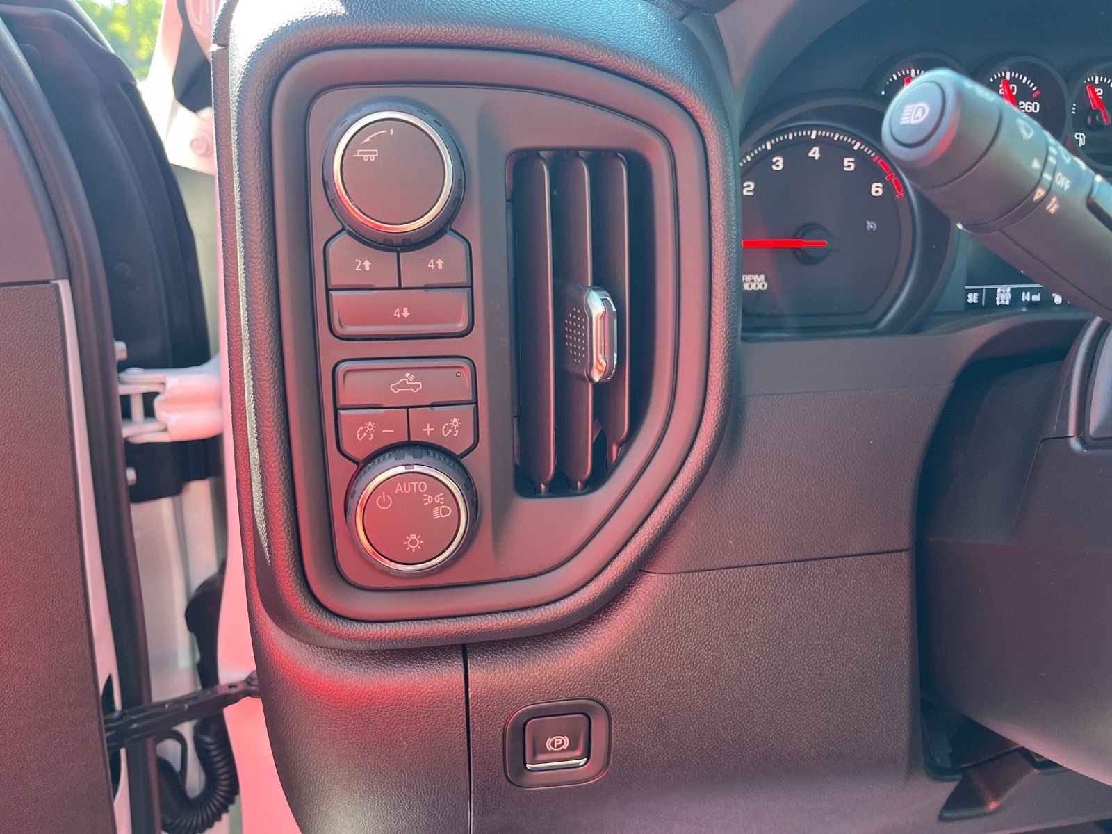 New 2026 Chevrolet Silverado 2500 Custom w/ Custom Convenience Package AWD/4WD image 20