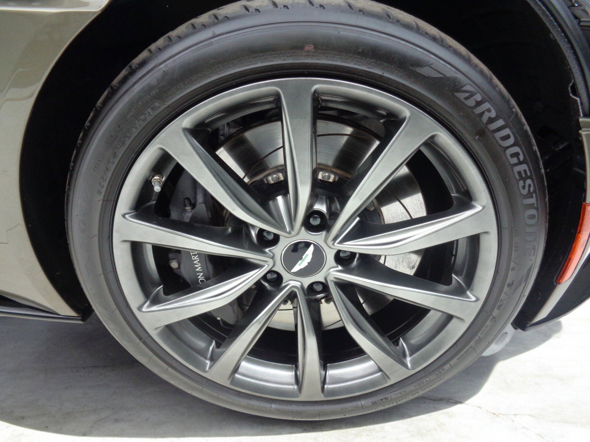 Used 2018 Aston Martin DB11 V12 image 35