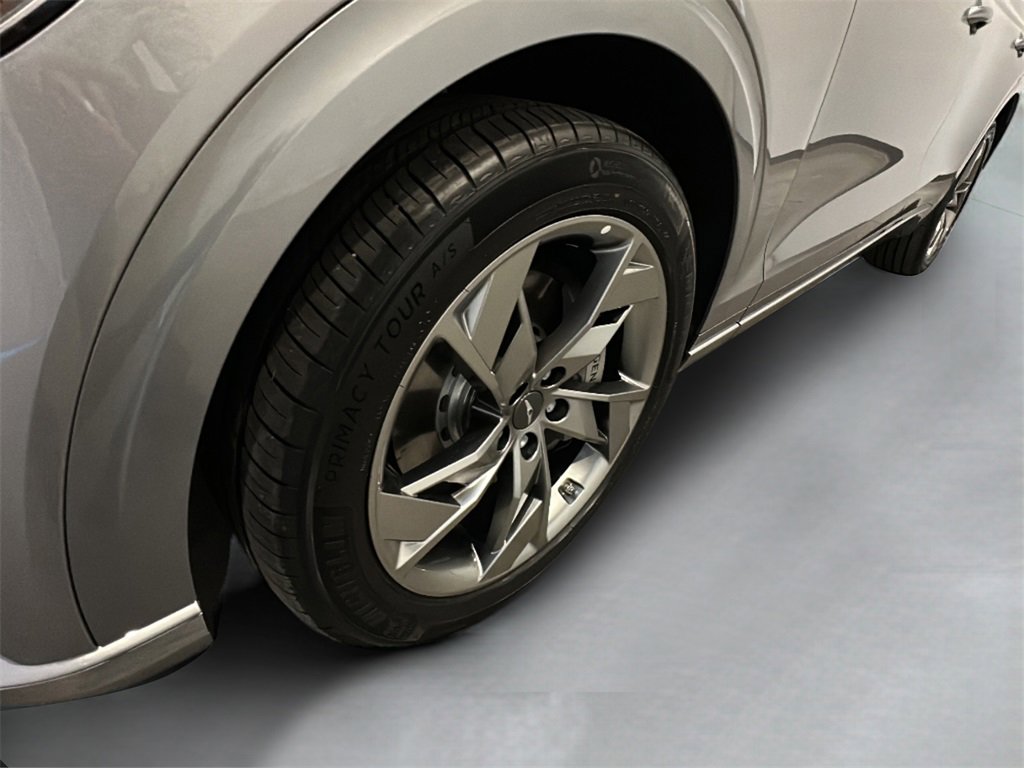 Certified 2025 Genesis Electrified GV70 Advanced image 4