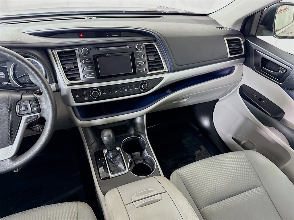 Certified 2019 Toyota Highlander LE image 26