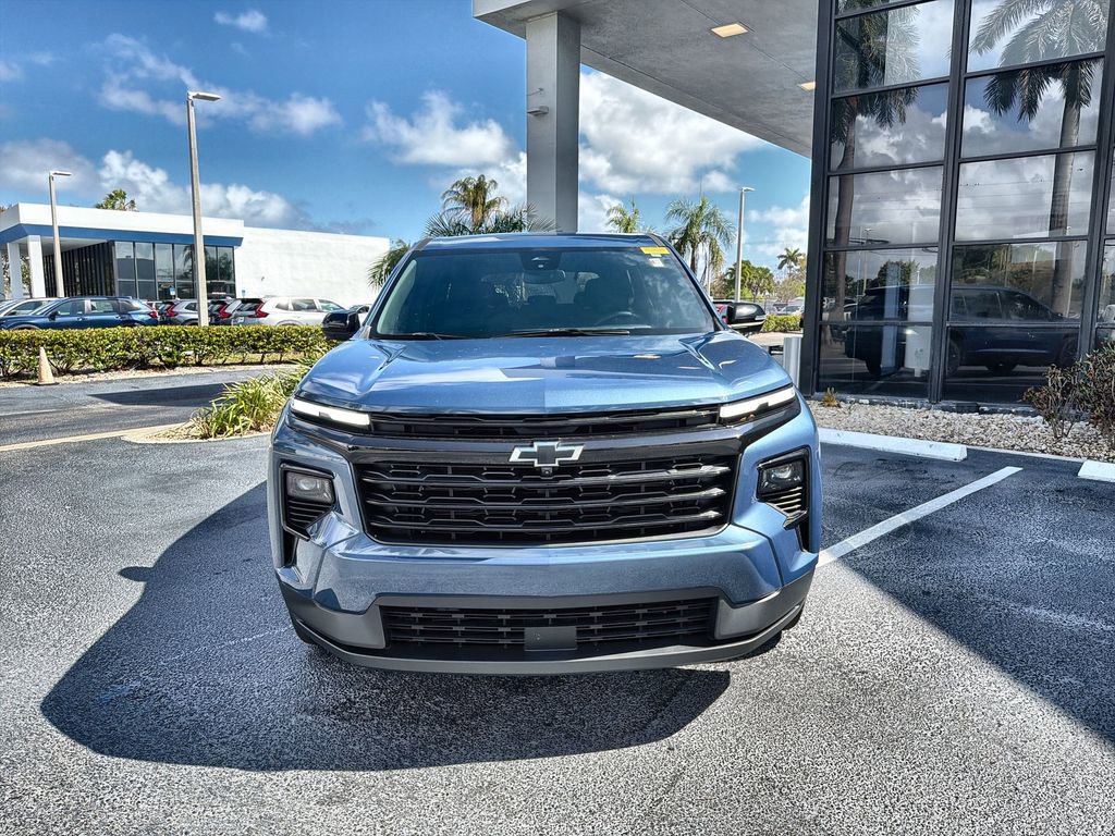 Used 2024 Chevrolet Traverse LS w/ Midnight/Sport Edition image 3