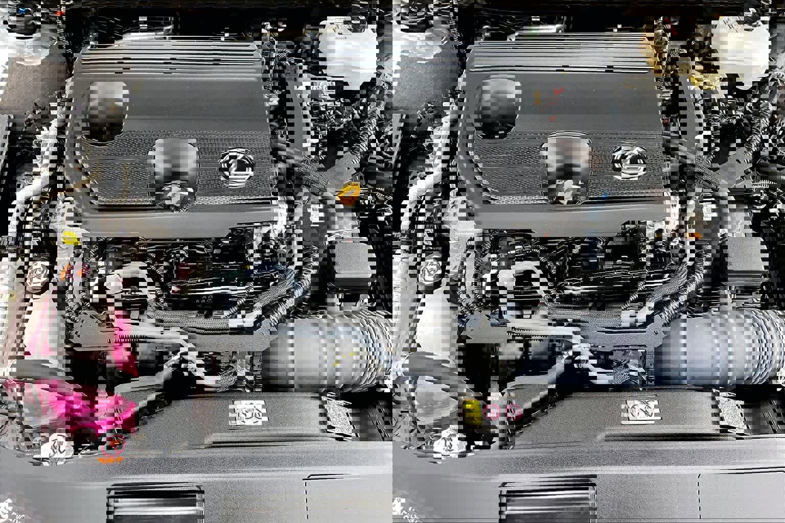 Used 2025 Lexus ES 300h w/ Premium Package image 33