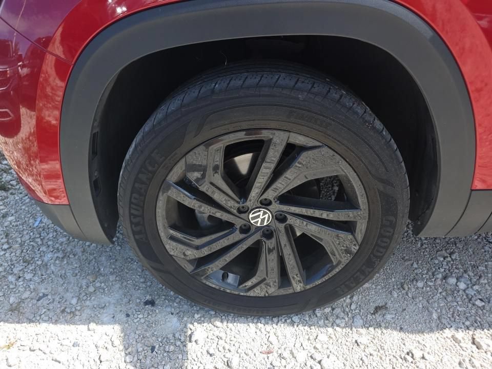 Used 2023 Volkswagen Atlas SE w/ Panoramic Sunroof Package FWD image 14