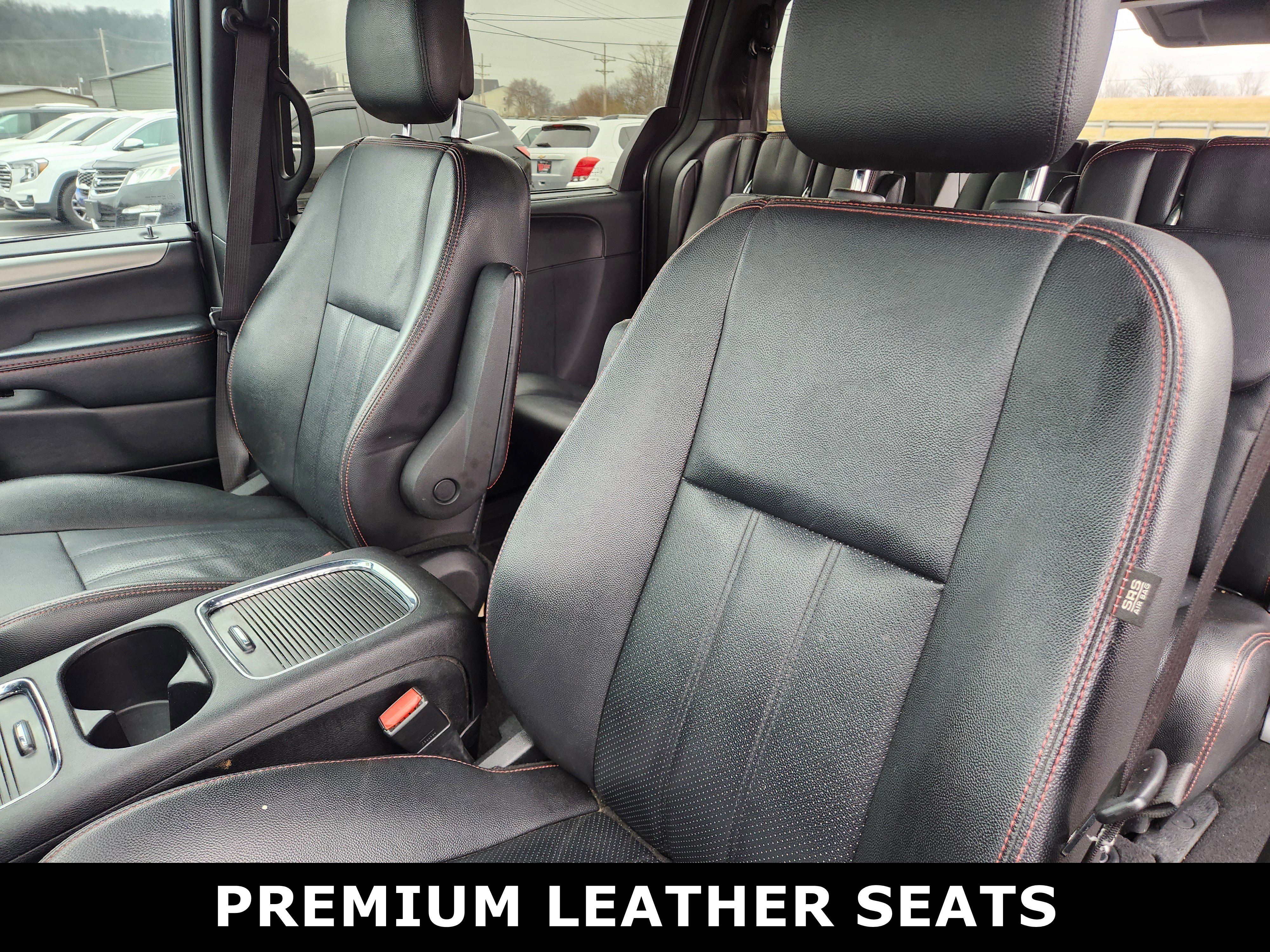 Used 2020 Dodge Grand Caravan GT image 2