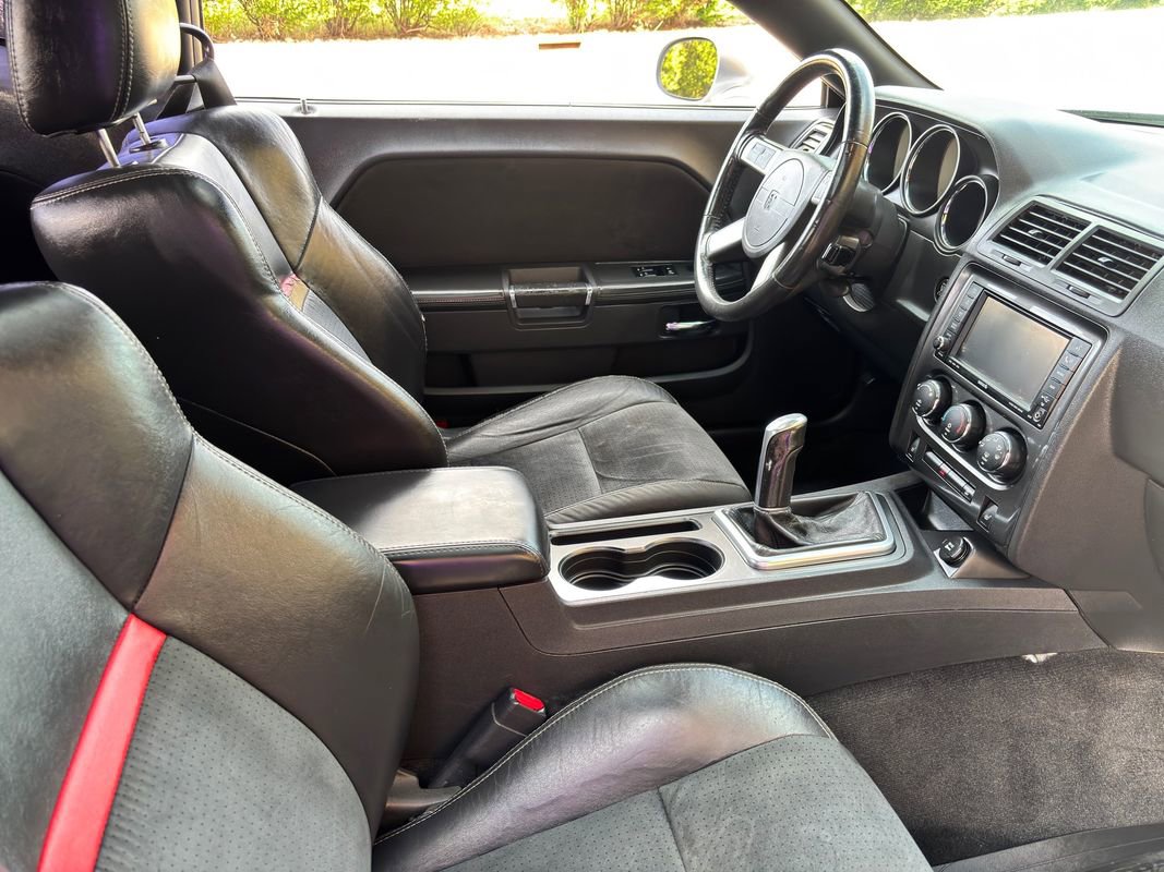 Used 2009 Dodge Challenger SRT8 w/ SRT Option Group II RWD image 40