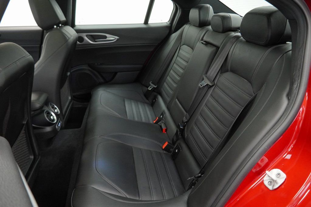 Used 2024 Alfa Romeo Giulia Veloce image 18