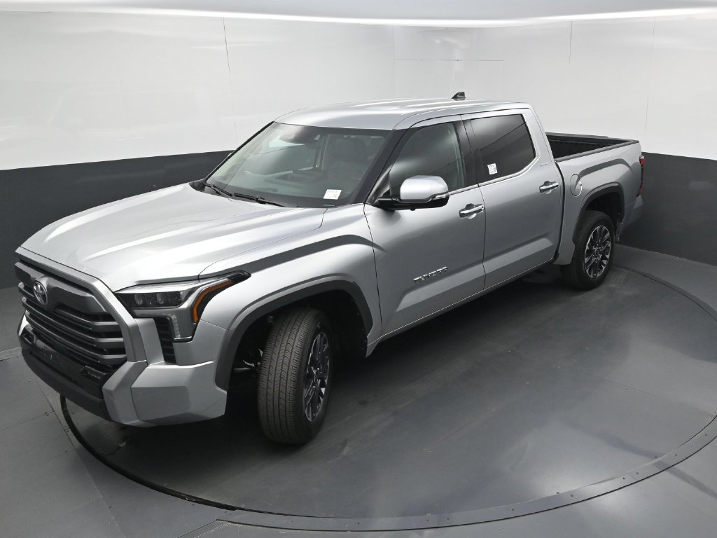 Used 2022 Toyota Tundra Limited AWD/4WD image 36