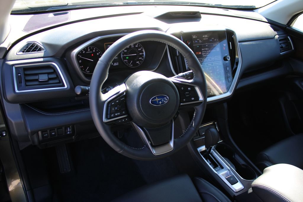 Used 2025 Subaru Ascent Touring AWD/4WD image 11