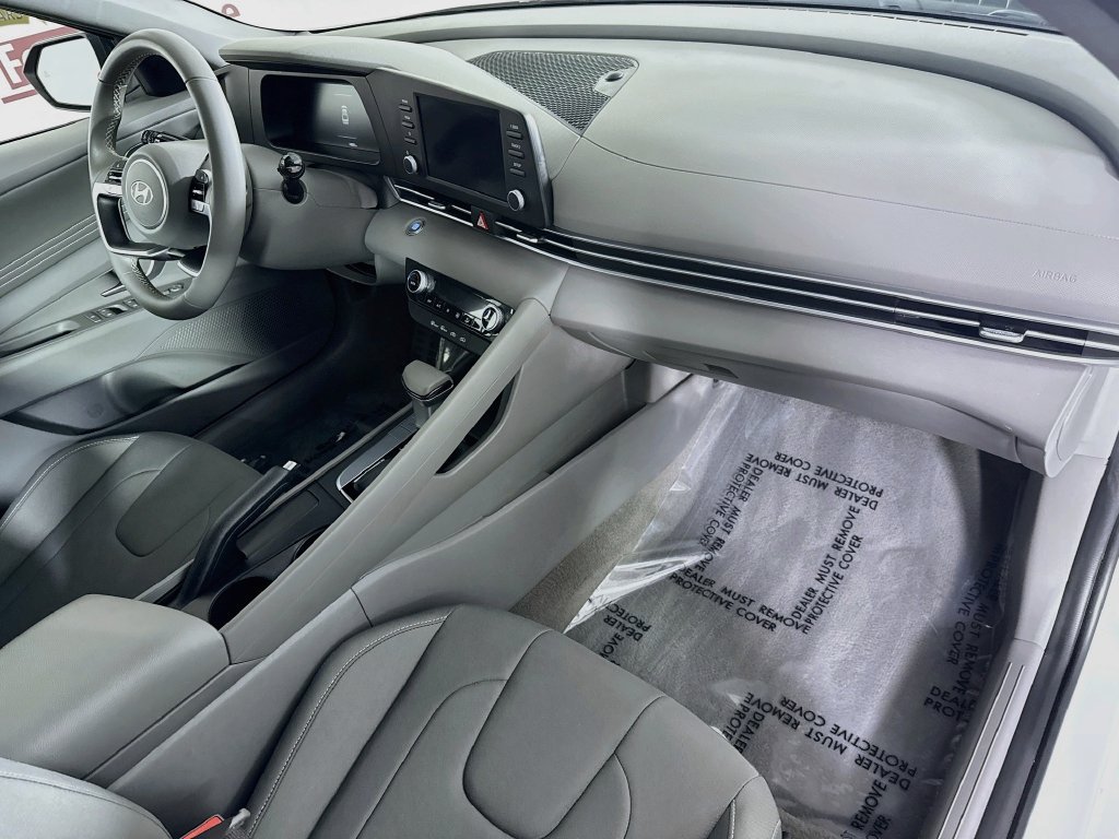Certified 2025 Hyundai Elantra Sport FWD image 31