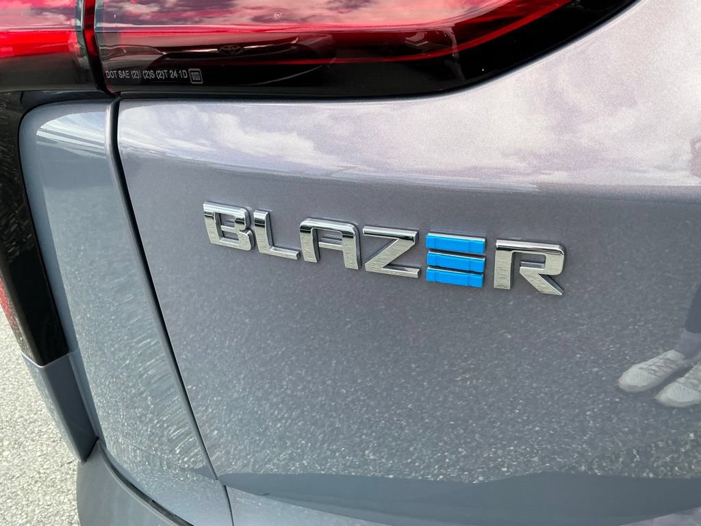 Used 2024 Chevrolet Blazer EV LT AWD/4WD image 23