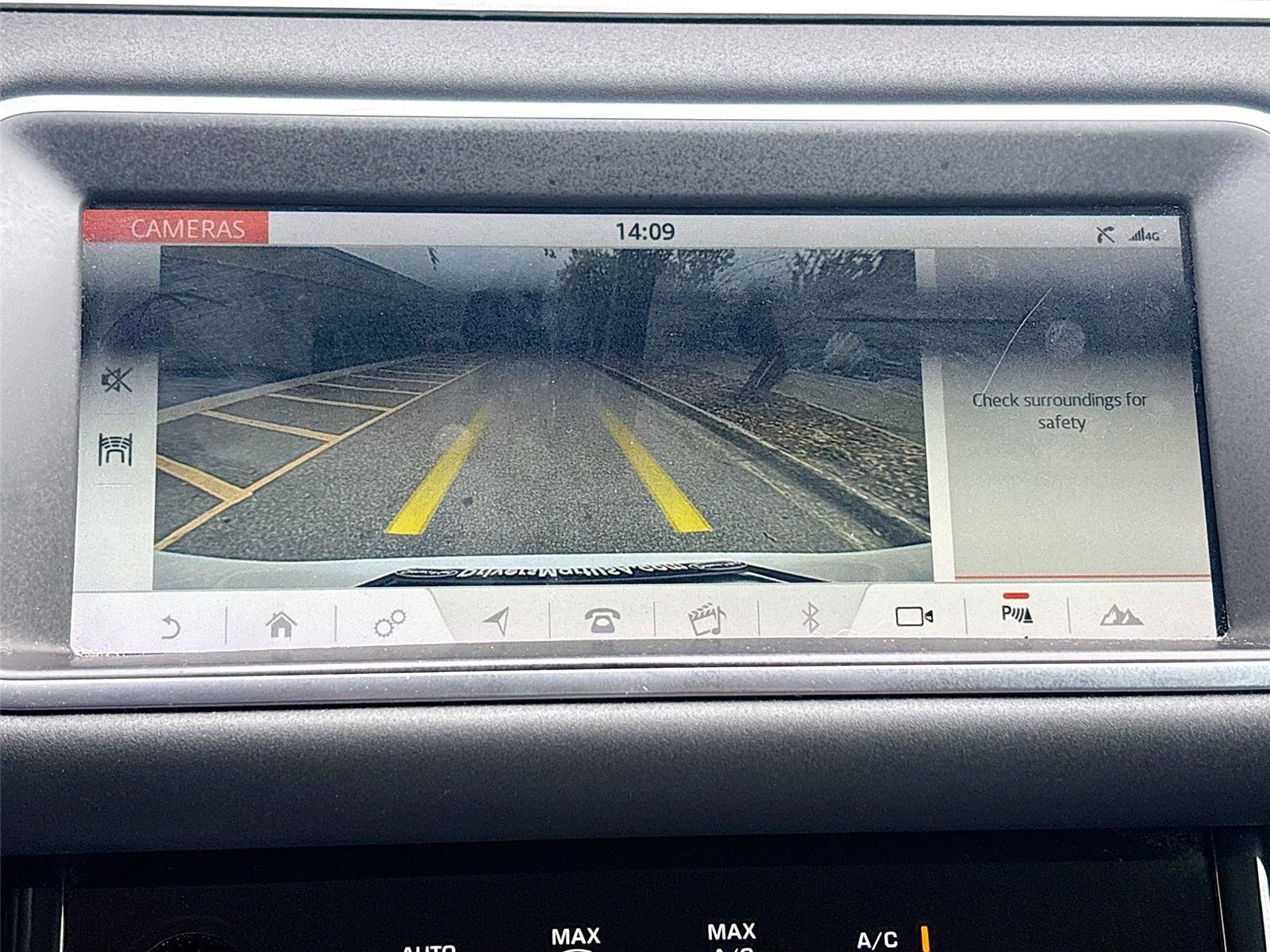 Used 2020 Land Rover Range Rover Evoque S image 14