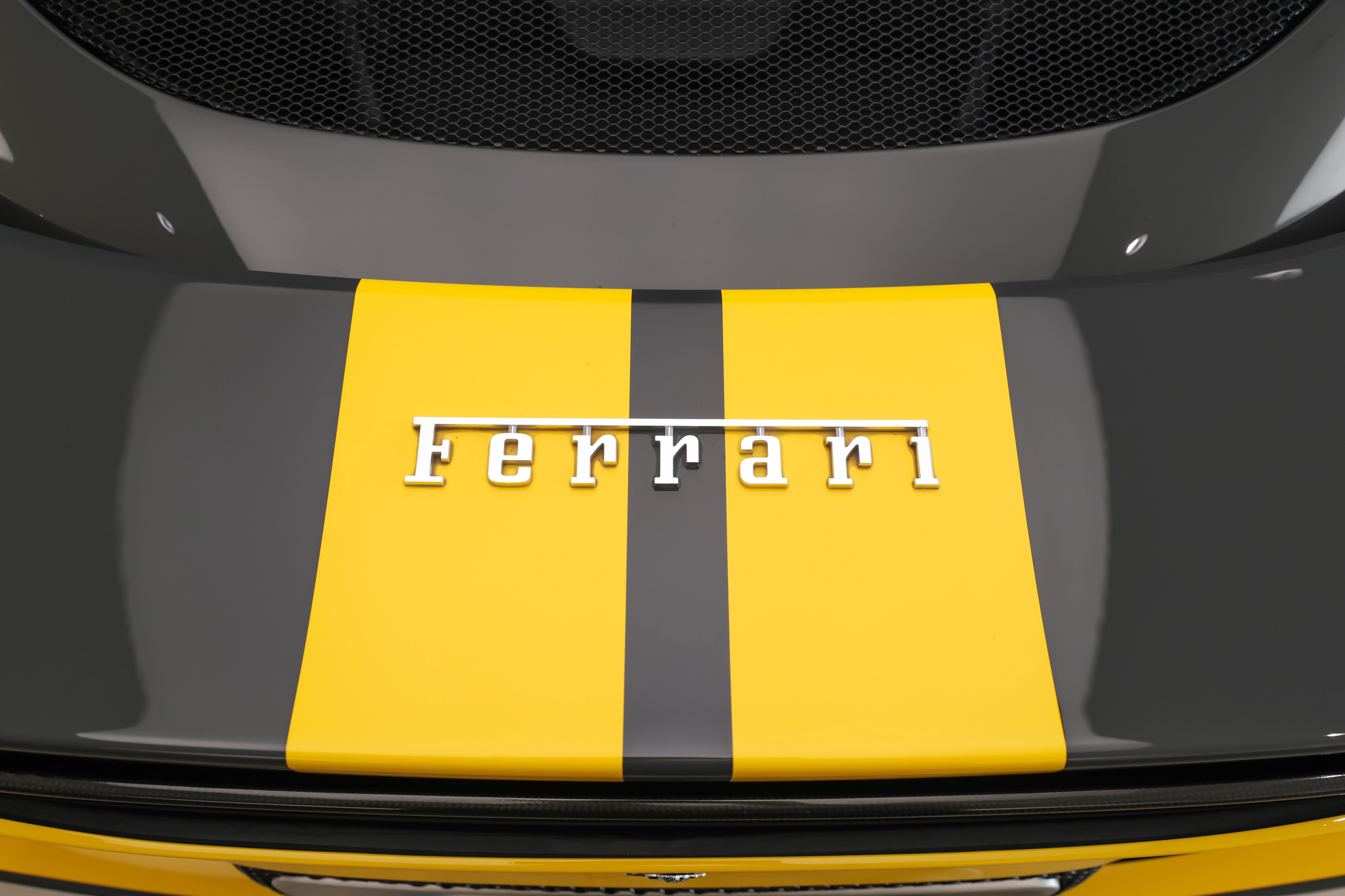 Used 2023 Ferrari 296 GTB RWD image 32