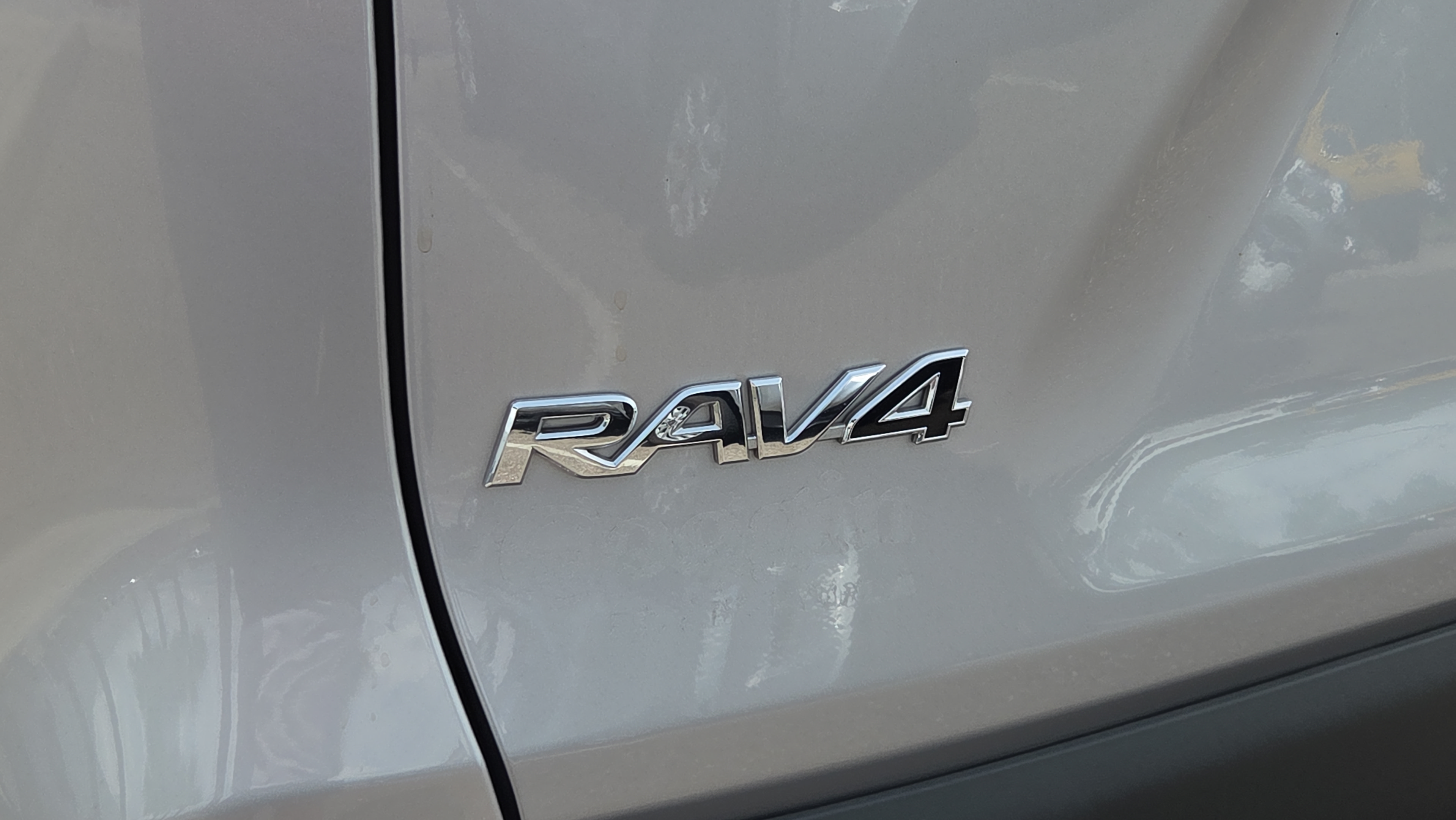 Certified 2021 Toyota RAV4 Limited w/ Limited Grade Weather Package AWD/4WD image 31