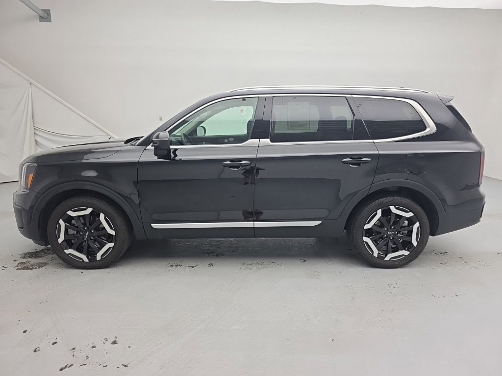 Used 2024 Kia Telluride EX w/ EX Captain's Chair Package AWD/4WD image 7