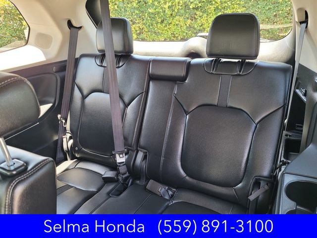 Used 2025 Honda Pilot Touring image 10