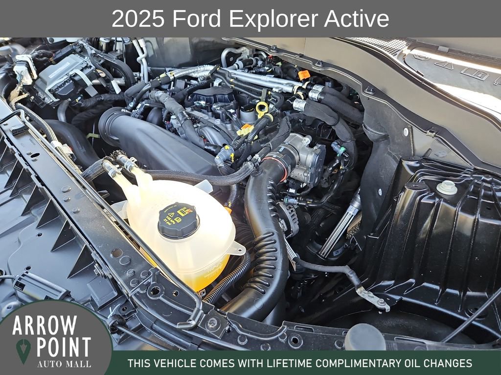 Used 2025 Ford Explorer Active w/ Active Comfort Package RWD image 14