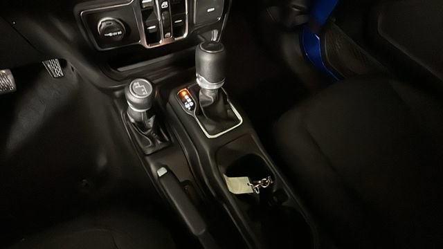 Used 2021 Jeep Gladiator Sport AWD/4WD image 19