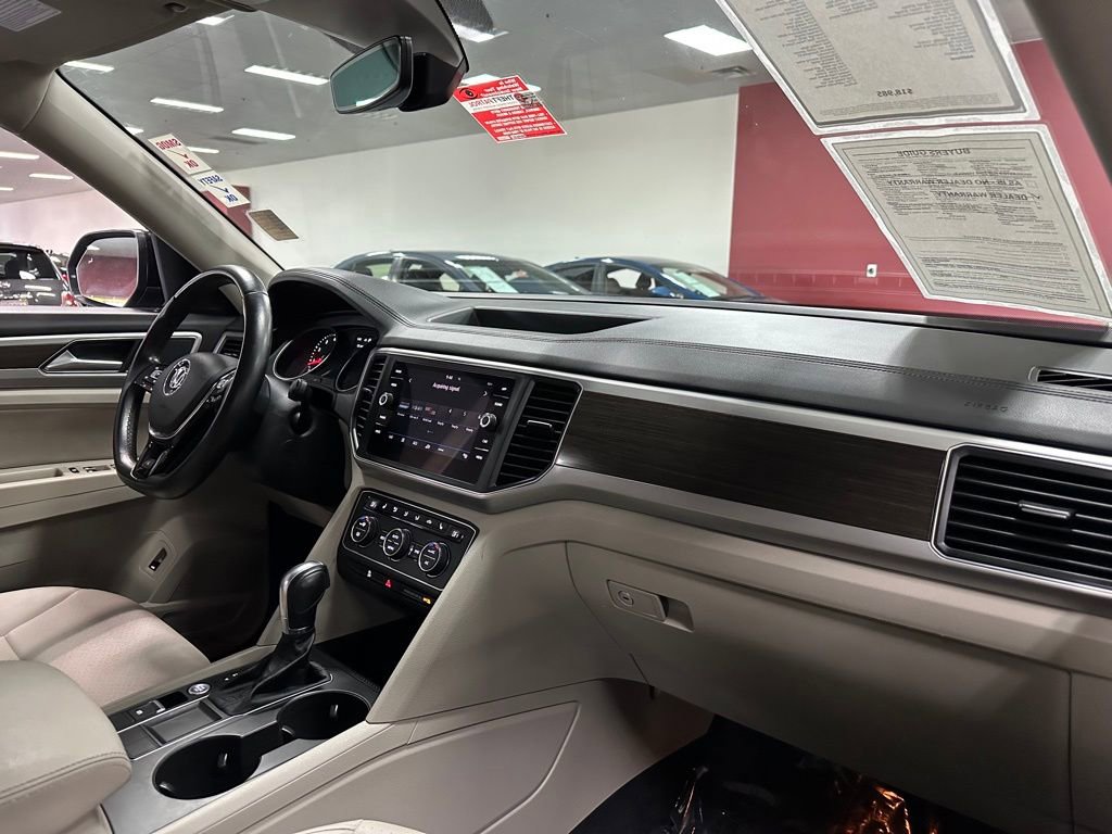 Used 2018 Volkswagen Atlas SE w/ R-Line Package FWD image 33