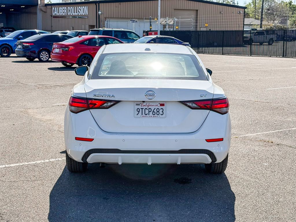 Used 2021 Nissan Sentra SV image 3