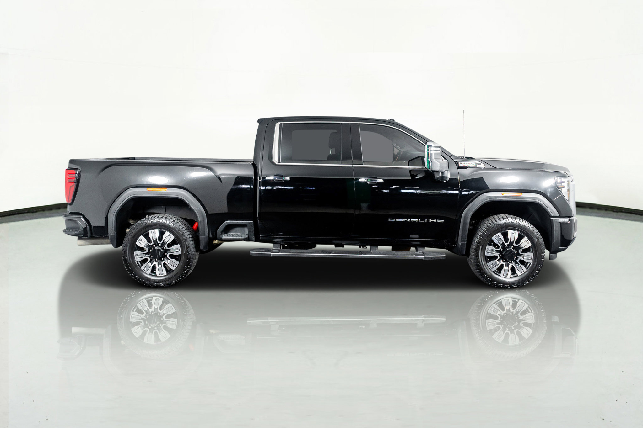 Used 2025 GMC Sierra 3500 Denali w/ Denali Reserve Package image 5
