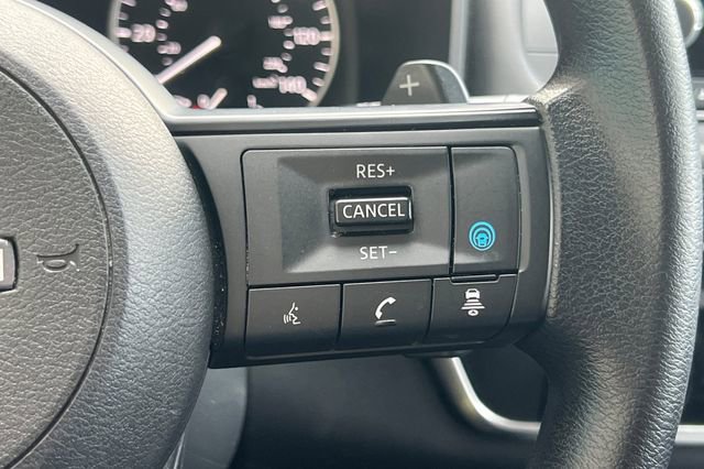 Used 2024 Nissan Rogue SV image 32