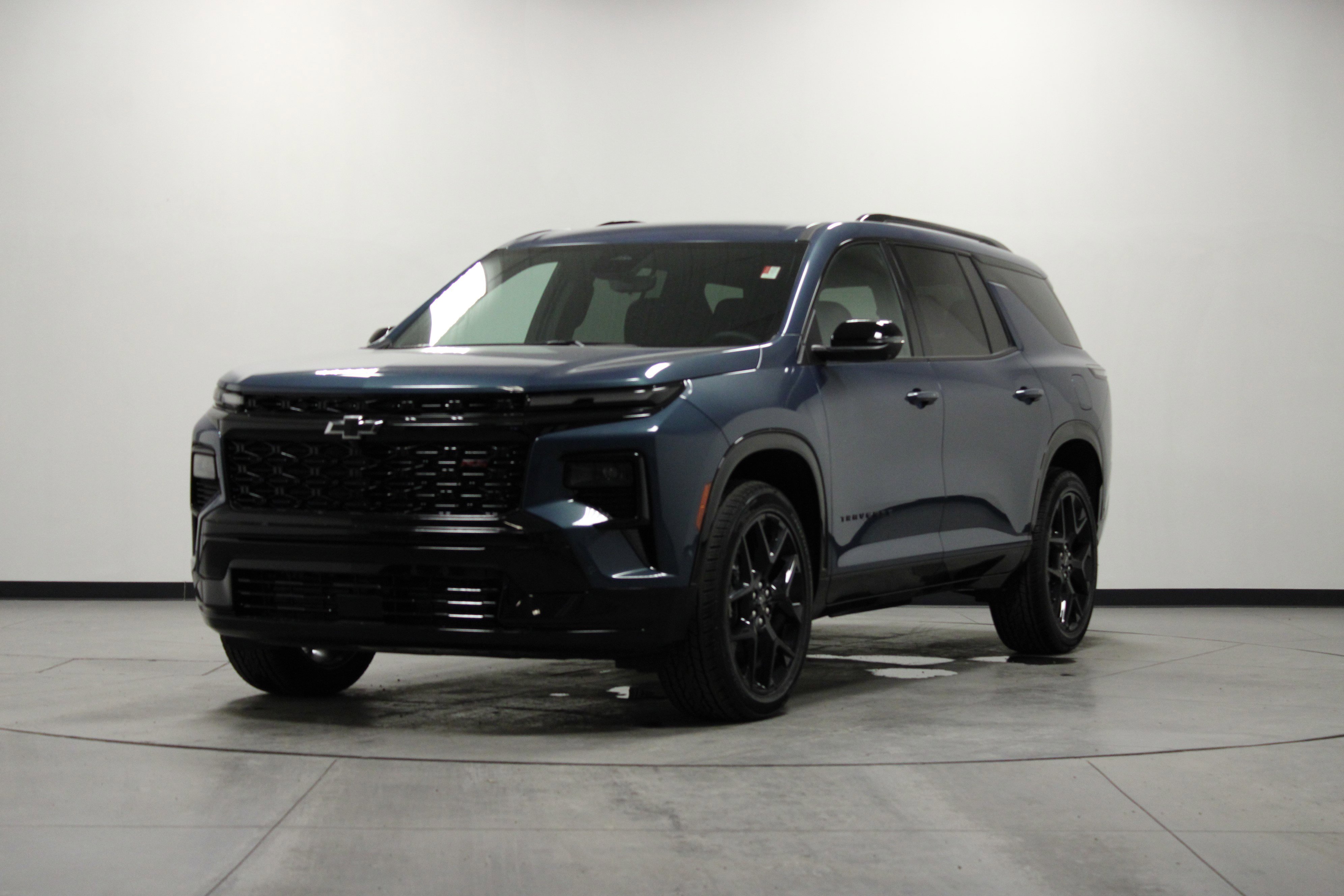 Used 2025 Chevrolet Traverse RS w/ LPO, Floor Liner Package image 8