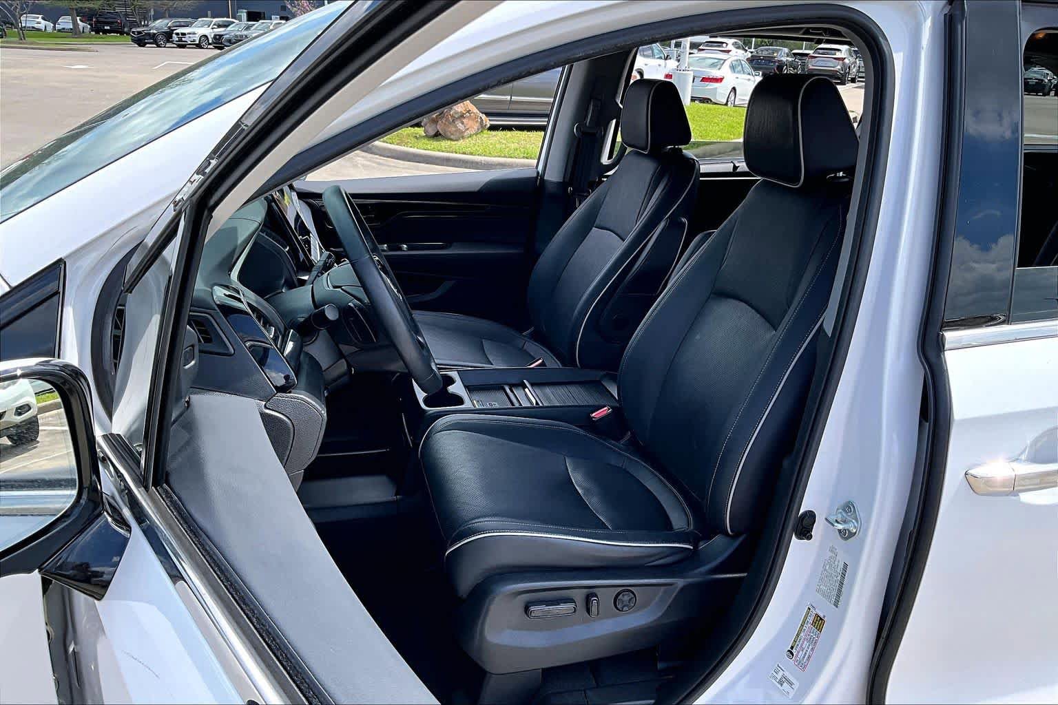 Used 2023 Honda Odyssey Elite image 7