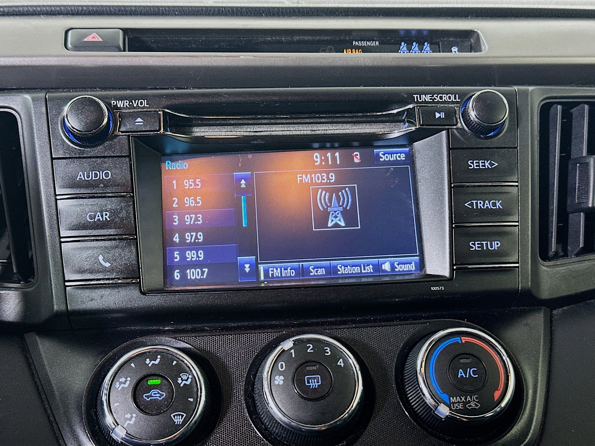 Used 2017 Toyota RAV4 LE FWD image 23
