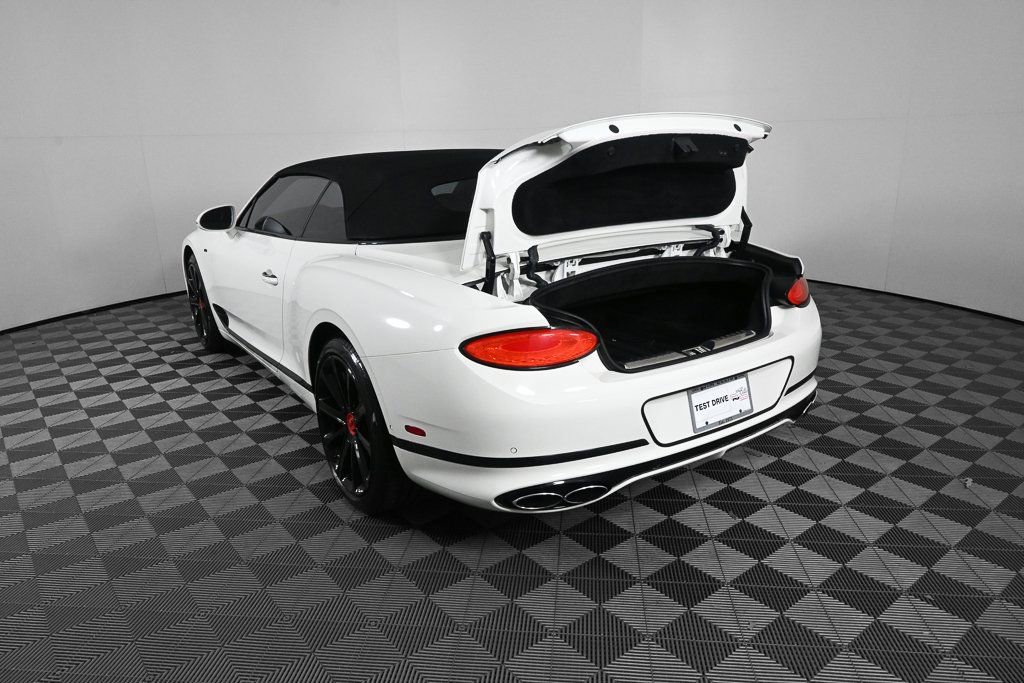Used 2021 Bentley Continental GT V8 image 28