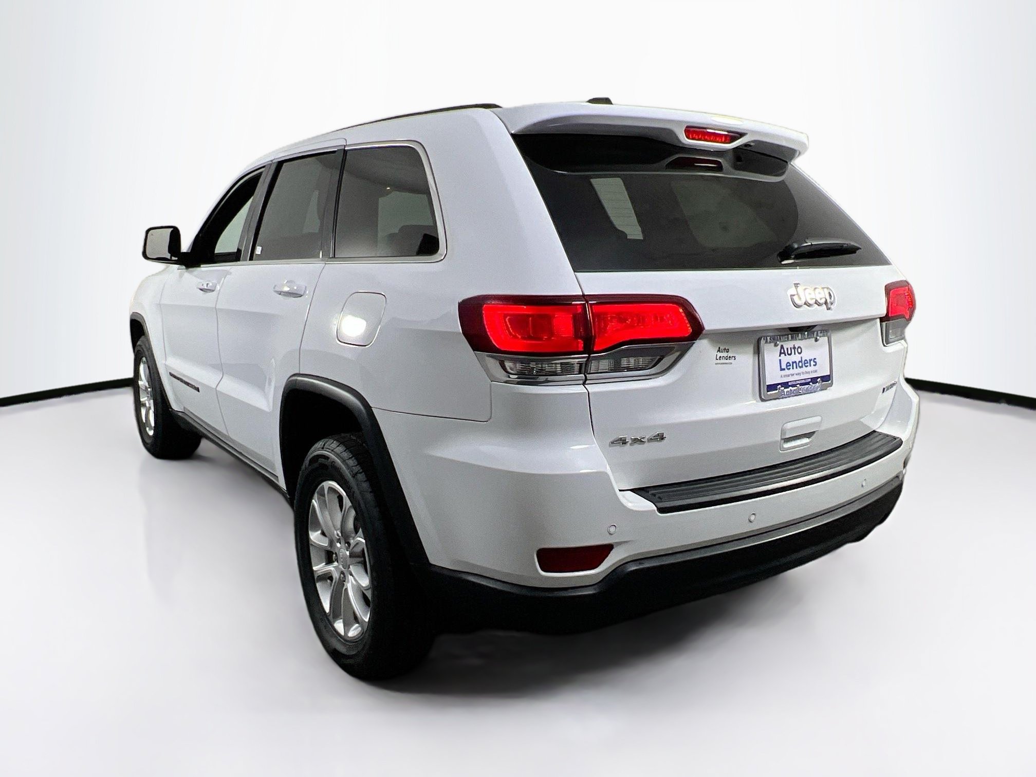 Used 2022 Jeep Grand Cherokee Laredo E AWD/4WD image 7