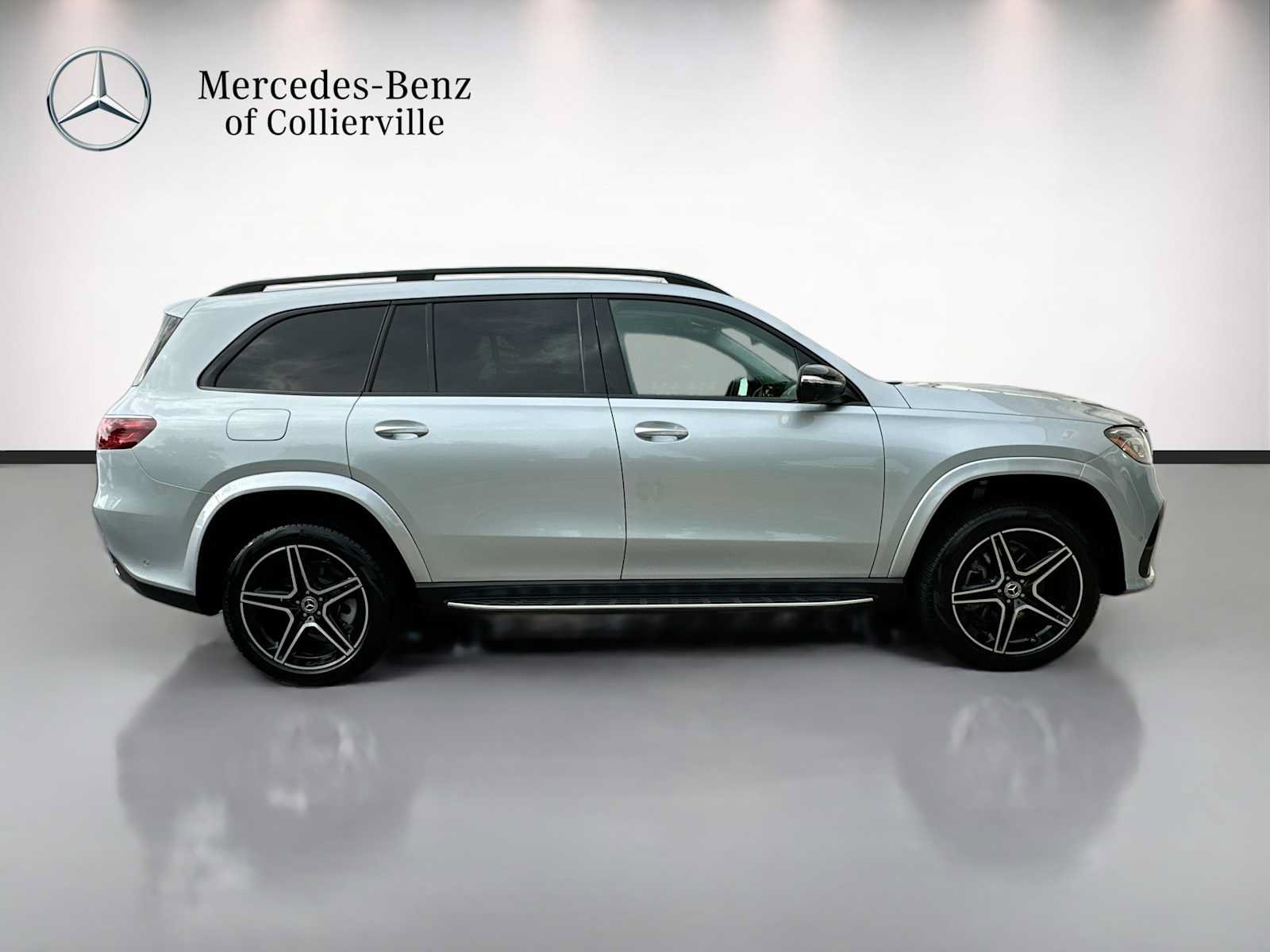 Used 2026 Mercedes-Benz GLS 450 4MATIC image 4