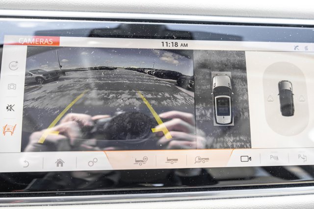 Used 2020 Land Rover Range Rover Sport HSE image 21