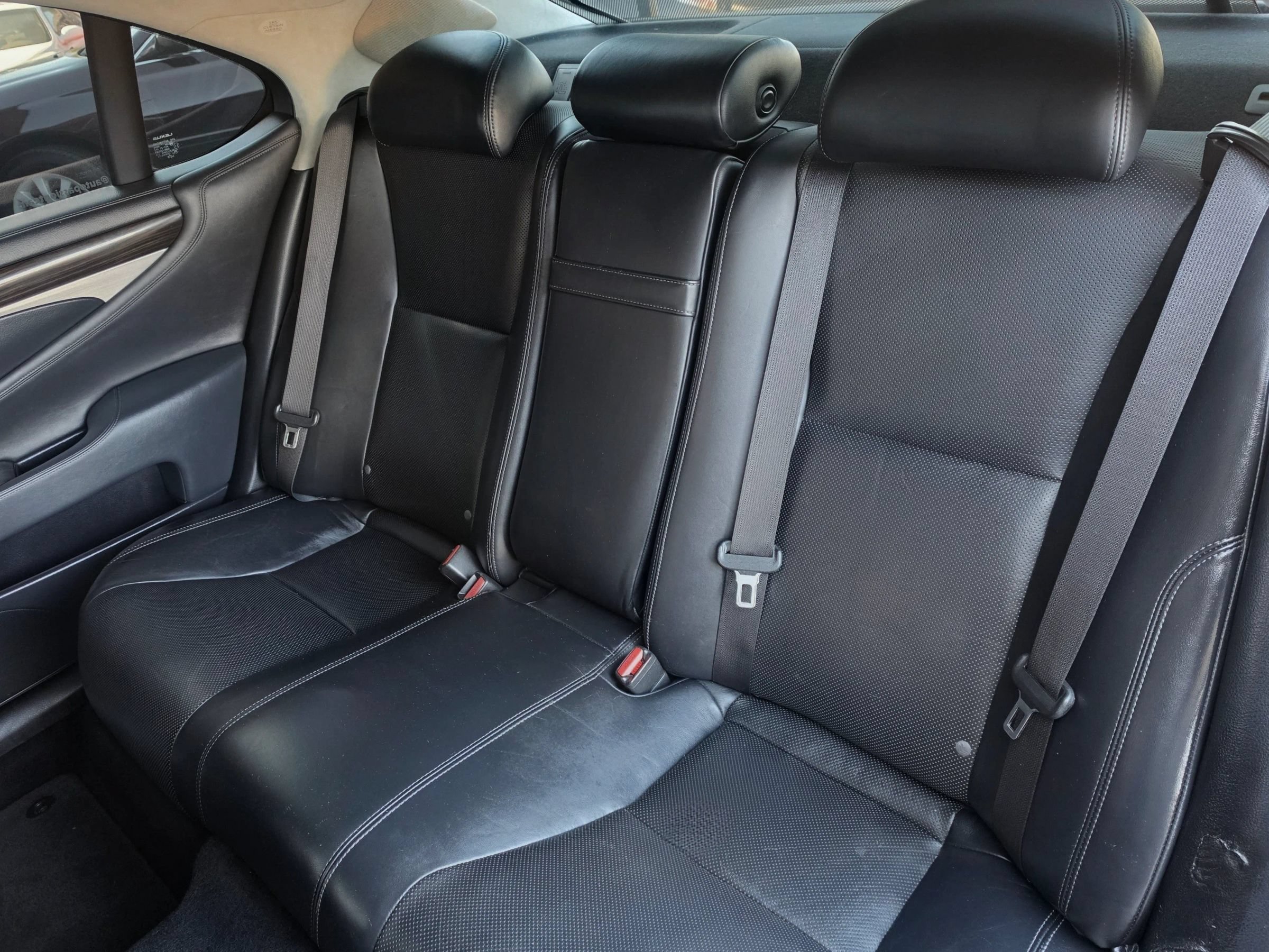 Used 2014 Lexus LS 460 w/ Comfort Package RWD image 18