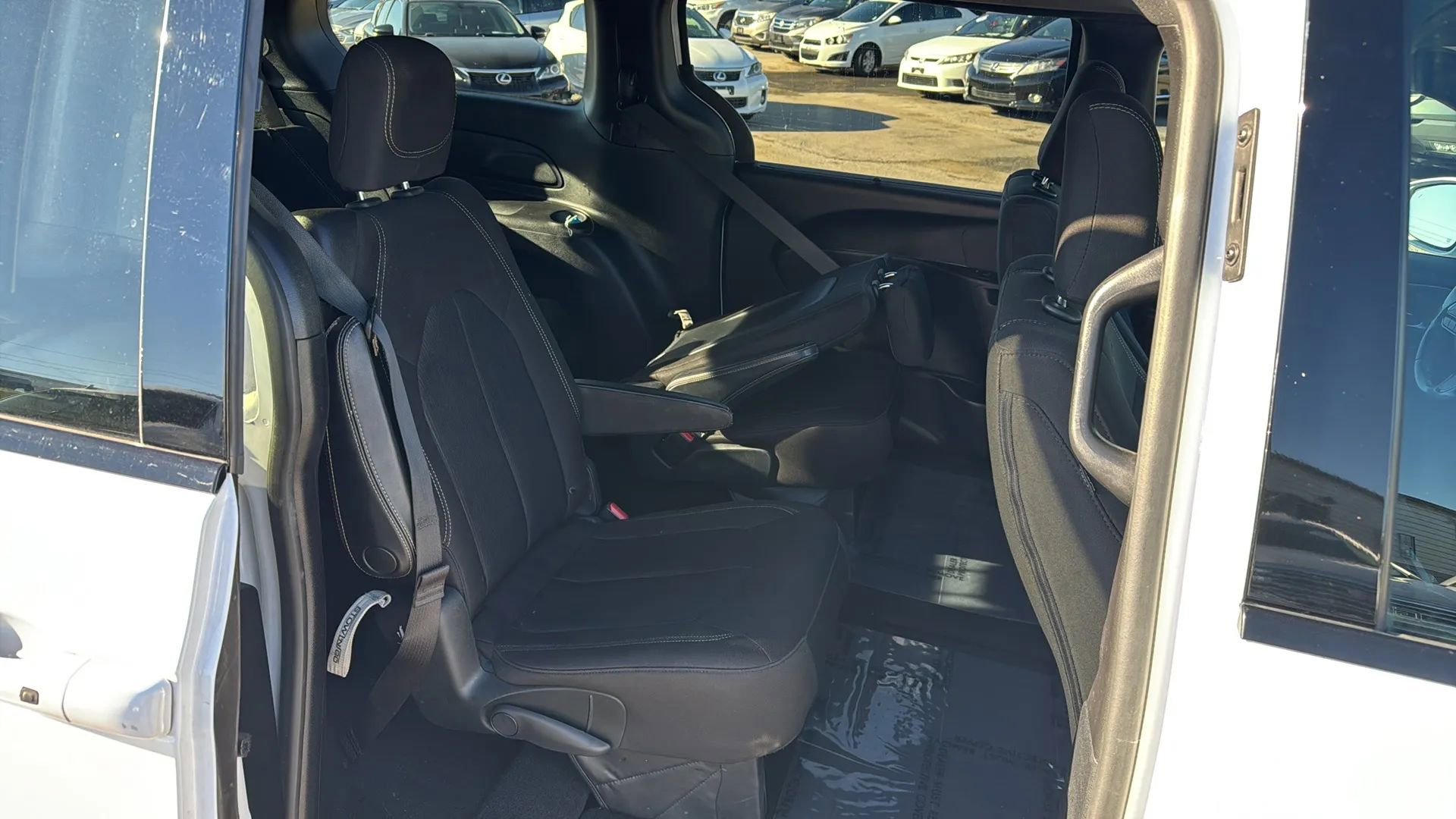 Used 2020 Chrysler Pacifica Touring w/ S Appearance Package FWD image 27