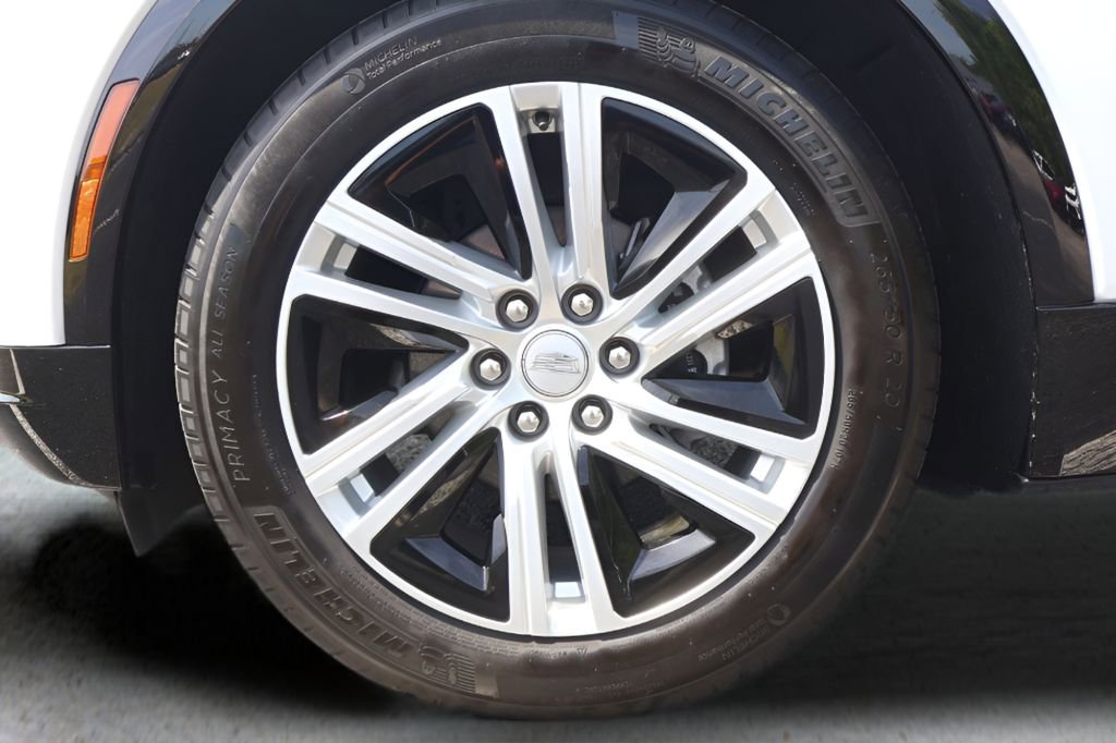 Certified 2024 Cadillac Lyriq Tech RWD image 30