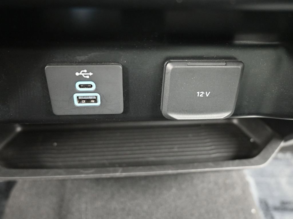 Used 2025 Ford F250 XLT image 28