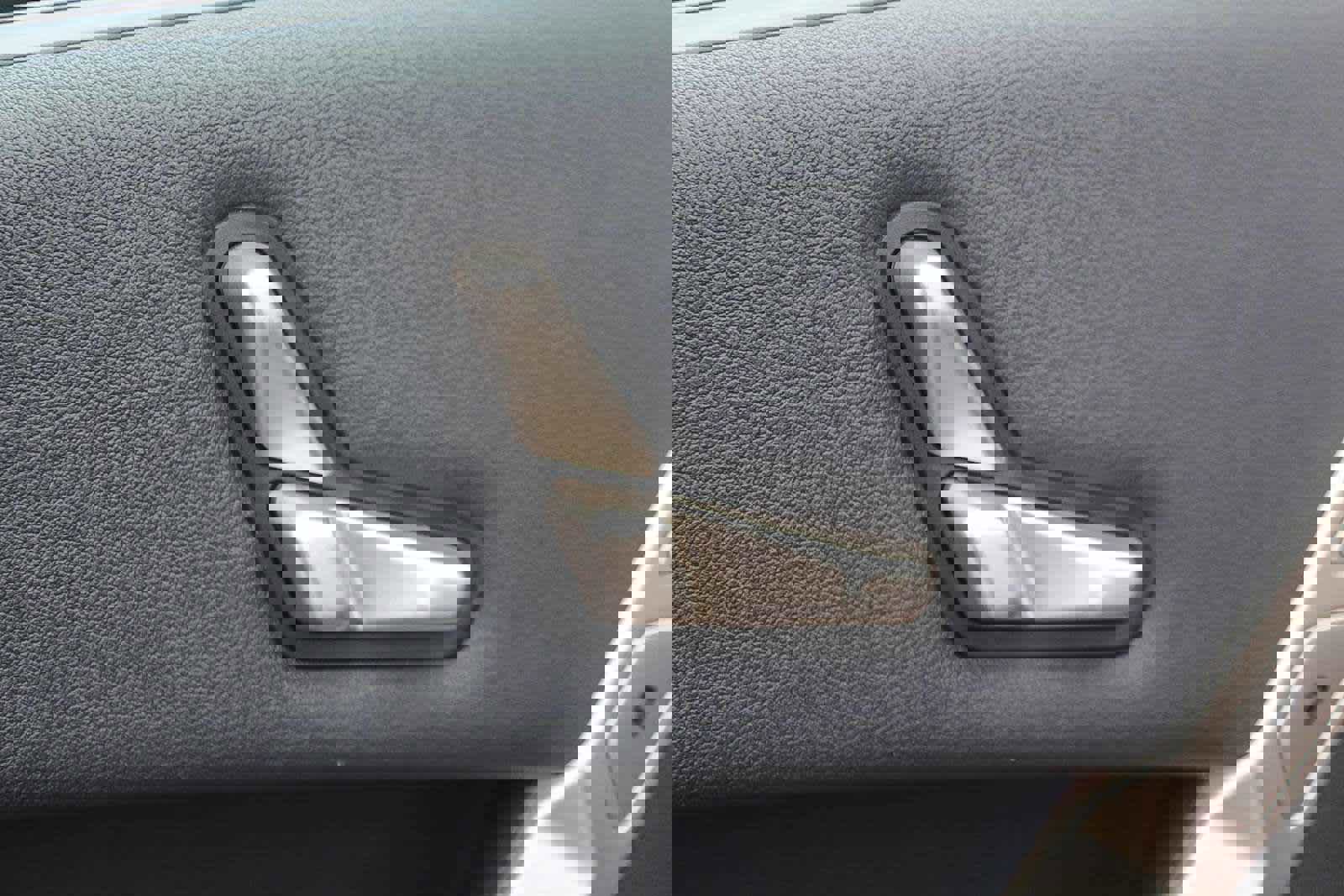 Used 2025 BMW iX xDrive50 image 30