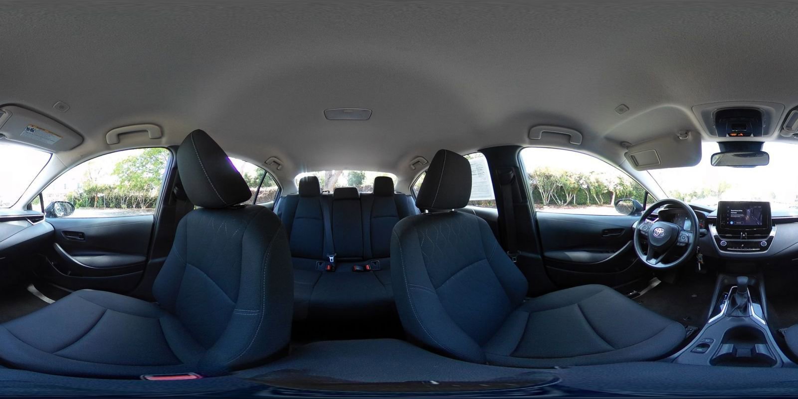 Used 2025 Toyota Corolla LE FWD image 40